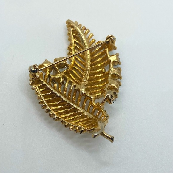 Vtg Lisner Blue AB Aurora Crystal Gold Tone Peacock Brooch 2.3” - Picture 2 of 6